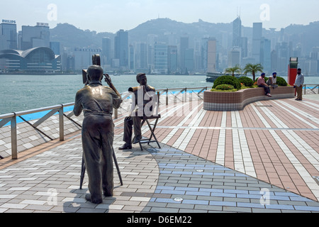 Hong Kong, le port de Victoria, cinéaste des statues dans l'Avenue of Stars Banque D'Images