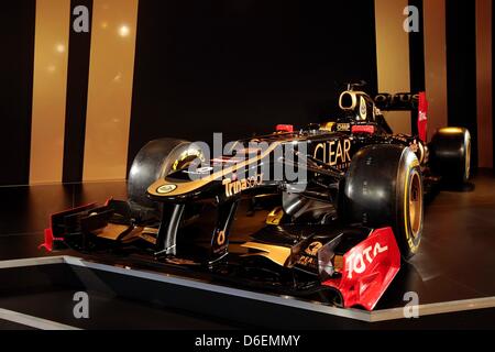 Un cadeau photo datée du 05 février 2012 montre la nouvelle voiture de course Lotus, E20, pour la saison 2012 au cours d'une présentation à la Whiteways Technical Centre, Enstone, Angleterre. Photo : Andrew FERRARO ( - ) Banque D'Images