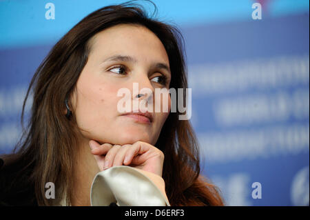 L'actrice française Virginie Ledoyen assiste à une conférence de presse pour le film "Adieu ma Queen' (Les adieux a la reine) au cours de la 62e édition du Festival International du Film de Berlin, à Berlin, Allemagne, 09 février 2012. Le film est présenté en compétition à la 62e Berlinale allant du 09 au 19 février. Photo : Maurizio Gambarini dpa/lbn Banque D'Images