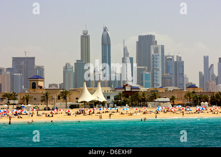 Au-dessus des toits de Dubaï Jumeirah Beach Public, Dubaï, Émirats Arabes Unis Banque D'Images