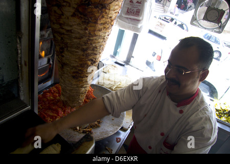 Vendeur Shawarma dans les rues de Jordanie Banque D'Images