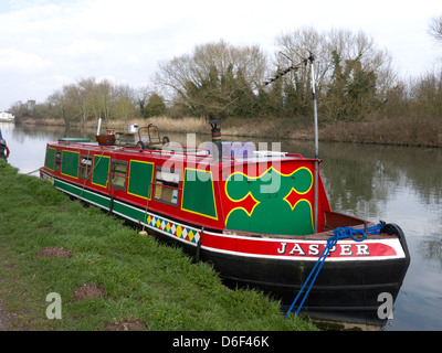 Barge, Gloucester et la netteté Canal près de Fradley, Gloucestershire, Mars 2013 Banque D'Images