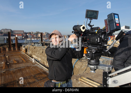 Flensburg, Allemagne, caméraman pour la production de film, l'ombre sur le port de Flensburg Banque D'Images