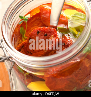 Pot de tomates Sunblush Banque D'Images