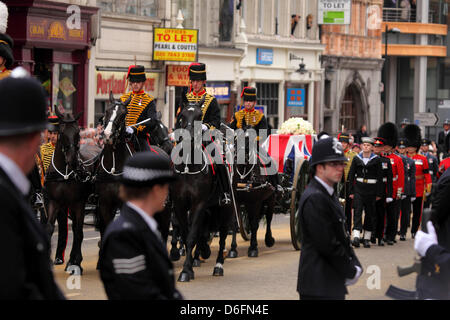 Londres, Royaume-Uni. 17 avril 2013. Les funérailles de Margaret Thatcher à Londres, Angleterre. La baronne Thatcher (1925 - 2013) était un stateswoman et le premier ministre du Royaume-Uni de 1979 à 1991. Credit : whyeyephotography.com/Alamy Live News Banque D'Images