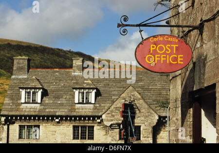 Bureau de poste signe, Corfe Castle village, Dorset, UK Banque D'Images