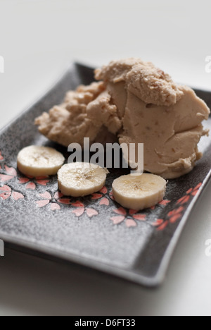 Glace à la banane d'arachide Banque D'Images