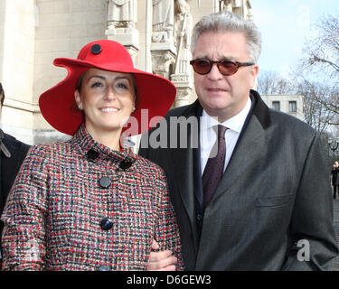 Le Prince Laurent et la Princesse Claire de Belgique à assister à la messe spéciale pour commémorer le décès de membres de la famille royale belge à l'église Notre Dame à Bruxelles, Belgique, 16 février 2012. Photo : Patrick van Katwijk Pays-bas OUT Banque D'Images