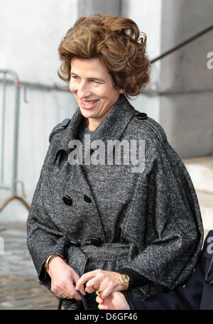 La princesse Marie Esmeralda de Belgique arrive pour la messe spéciale pour commémorer le décès de membres de la famille royale belge à l'église Notre Dame à Bruxelles, Belgique, 16 février 2012. Photo : Albert Nieboer dpa Pays-bas OUT Banque D'Images