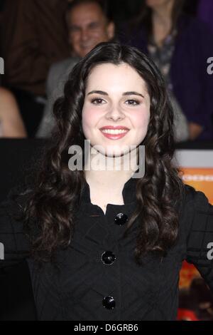 Actrice Vanessa Marano assiste à la première mondiale de "John Carter" du Regal Cinemas L.A. Stade 14 vit à Los Angeles, USA, le 22 février 2012. Photo : Hubert Boesl Banque D'Images