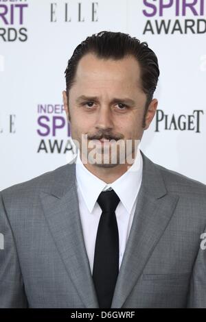 L'acteur Giovanni Ribisi assiste à la 27e Annual Film Independent Spirit Awards dans une tente sur la plage de Santa Monica à Los Angeles, USA, le 25 février 2012. Photo : Hubert Boesl Banque D'Images