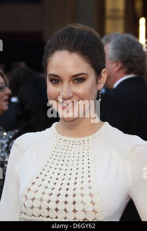 L'actrice Shailene Woodley nous arrive au 84e congrès annuel de l'Academy Awards aka Oscars chez Kodak Theatre de Los Angeles, USA, le 26 février 2012. Photo : Hubert Boesl Banque D'Images