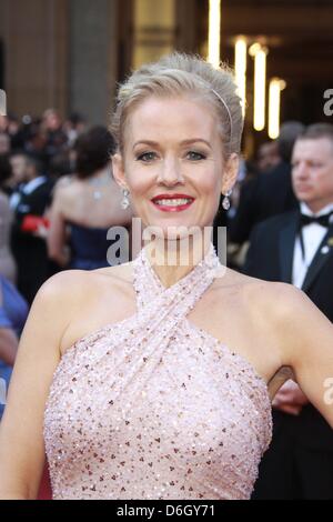 L'actrice Penelope Ann Miller nous arrive au 84e congrès annuel de l'Academy Awards aka Oscars chez Kodak Theatre de Los Angeles, USA, le 26 février 2012. Photo : Hubert Boesl Banque D'Images