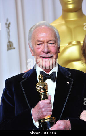 Meilleur acteur de soutien gagnant Christopher Plummer présente dans la photo de presse du 84e congrès annuel de l'Academy Awards aka Oscars chez Kodak Theatre de Los Angeles, USA, le 26 février 2012. Photo : Hubert Boesl Banque D'Images