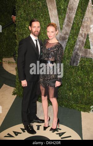 Actrice américaine Kate Bosworth et Michael Polish assister à la 2012 Vanity Fair Oscar Party at Sunset Tower à Los Angeles, USA, 26 février 2012. Photo : Hubert Boesl Banque D'Images