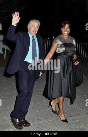 New York, USA. 16 avril 2013. Robert De Niro et Grace Hightower assister à Vanity Fair Partie de la Tribeca Film Festival 2013 le 16 avril 2013 à New York. Crédit : Miro Vrlik Photography/Alamy Live News Banque D'Images