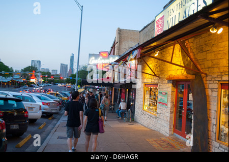 USA Texas TX Austin Capitale South Congress Avenue Ave - sortir - Austin Skyline en dehors de soir Banque D'Images