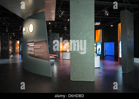 Planétarium de Montréal, le parc olympique, complexe par les architectes Cardin Ramirez Julien et d'Aedifica, Canada Banque D'Images