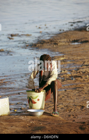 Lave-sur les rives du Nil à Omdurman. Banque D'Images