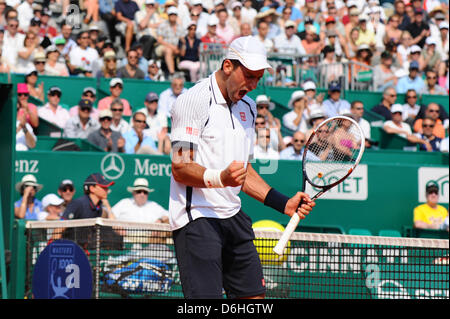 Monte Carlo, Monaco. 18 avril, 2013. Novak Djokovic en action contre Juan Monaco lors de l'ATP Monte Carlo Rolex Masters du Monte Carlo Country Club. Banque D'Images