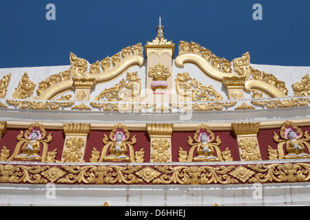 Extérieur décoratif, U Min Thonze Pagode, Rhône-Alpes, près de Mandalay, Myanmar (Birmanie), Banque D'Images