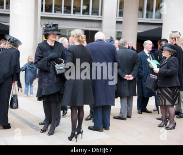 Vous funèbre lors des funérailles de la Baronne Thatcher tenue à la Cathédrale St Paul, à Londres, Royaume-Uni le 17 avril 2013. Margaret Thatcher a également connu sous le nom de "dame de fer" était le plus ancien Premier ministre britannique du 20e siècle et est la seule femme à avoir occupé la fonction. Banque D'Images