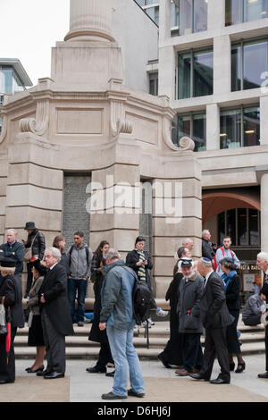 Vous funèbre lors des funérailles de la Baronne Thatcher tenue à la Cathédrale St Paul, à Londres, Royaume-Uni le 17 avril 2013. Margaret Thatcher a également connu sous le nom de "dame de fer" était le plus ancien Premier ministre britannique du 20e siècle et est la seule femme à avoir occupé la fonction. Banque D'Images