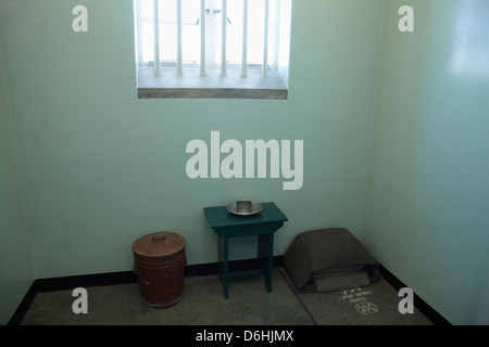 La cellule de Nelson Mandela, la prison de Robben Island, Table Bay, Cape Town, Afrique du Sud Banque D'Images