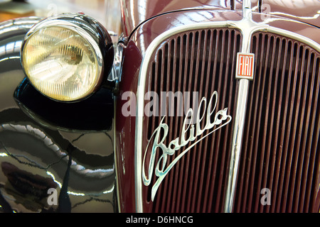 Un particulier d'une vieille FIAT BALILLA Banque D'Images