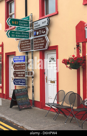 Kinvarra, comté de Galway, Irlande. Storefront. Banque D'Images