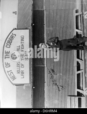 Harold Fischer, un as de la guerre de Corée connu pour ses contributions pendant le conflit, est connu pour ses réalisations en tant que pilote Paper Tiger, reflétant son impact sur l'aviation militaire. Banque D'Images