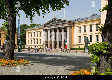 L'Université d'Oslo, la rue Karl Johan, Oslo, Norvège Banque D'Images