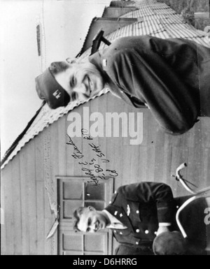 Harold Fischer, un célèbre as de « Tigre de papier » de la guerre de Corée, est connu pour son succès au combat aérien pendant le conflit. Les exploits de Fischer en tant que pilote de chasse sont devenus légendaires, et ses compétences ont joué un rôle clé dans le succès des « Paper Tigers », un groupe de pilotes de chasse volontaires pendant la guerre de Corée. Banque D'Images