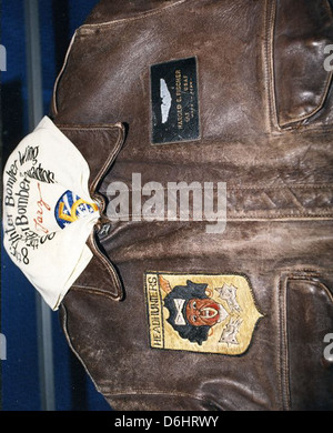 Harold Fischer, connu sous le nom d'as du « Tigre de papier », était une figure notable pendant la guerre de Corée. Ses contributions au combat aérien et à l'aviation militaire lui ont valu d'être reconnues pendant ce conflit. Banque D'Images