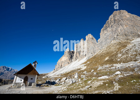 Toblach, Parc Nature Sextener Dolomiten, Tyrol du Sud, Italie. Le visage du Sud-Est de Drei Zinnen, Tre Cime di Lavaredo. Banque D'Images