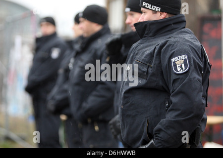 Berlin, Allemagne, le déploiement de la police dans l'expulsion des camps occupent sur la plage de presse fédéral Banque D'Images