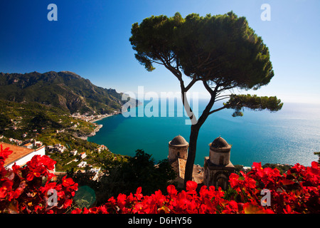 L'Europe, Italie, Côte d'Amalfi, Ravello, vue de la Côte Amalfitaine de la Villa Rufolo à Ravello, Italie Banque D'Images