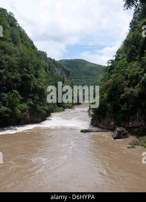 Canyon et la rivière Banque D'Images