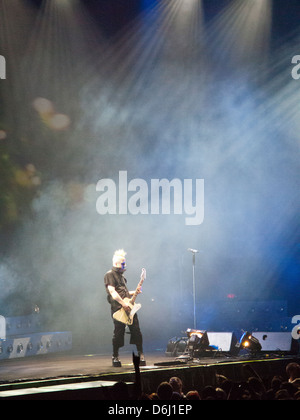 Tim Skold Marilyn Manson en concert avec le guitariste du groupe de death Banque D'Images