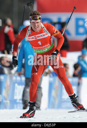 Biathlète norvégien Emil Hegle Svendsen en compétition dans l'épreuve du sprint 10 km aux championnats du monde de biathlon à l'arène Chiemgau à Ruhpolding, Allemagne, 03 mars 2012. Photo : Andreas GEBERT Banque D'Images