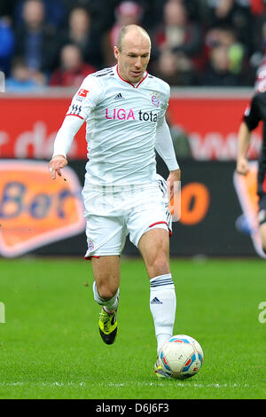 La Munich Arjen Robben joue la balle pendant le match de soccer Budnesliga allemand entre le Bayer Leverkusen et le Bayern Munich à la BayArena à Leverkusen, Allemagne, 03 mars 2012. Photo : Revierfoto Banque D'Images