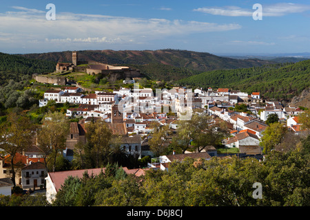 Almonaster la Real, Parque Natural Sierra de Aracena y Picos de Aroche, Huelva, Andalousie, Espagne, Europe Banque D'Images