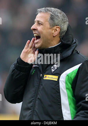 Fußball Bundesliga, 25. Spieltag Borussia Mönchengladbach, - SC Freiburg am Samstag (10.03.2012) im Borussia-Park à Mönchengladbach. Mönchengladbacher der Trainer Lucien Favre. Foto : Roland Weihrauch dpa/lnw Banque D'Images