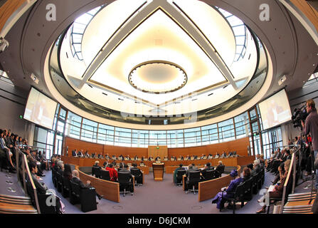 L'audience principale est représenté au Tribunal international du droit de la mer (TIDM) à Hambourg, Allemagne, 14 mars 2012. La cour avait à trancher un litige sur une frontière maritime entre la Birmanie et le Bangladesh. Photo : BODO MARKS Banque D'Images