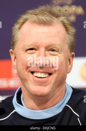 Enschede est l'entraîneur-chef Steve McClaren prend part à une conférence de presse à l'Arena AufSchalke de Gelsenkirchen, Allemagne, 14 mars 2012. Le FC Schalke avec jouer Twente Enschede dans l'Europa League le Jeudi, 15 mars 2012. Photo : FRISO GENTSCH Banque D'Images