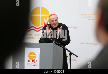 Cologne, le cardinal Joachim Meisner présente le programme du Congrès eucharistique de la Conférence épiscopale allemande à Cologne, Allemagne, 19 avril 2013. La réunion de catholiques a lieu entre 05-09 juin 2013 à Cologne. Photo : Oliver Berg Banque D'Images