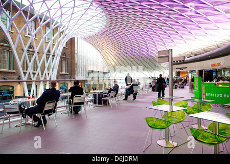 La gare de Kings Cross, Londres, Angleterre, Royaume-Uni, Europe Banque D'Images