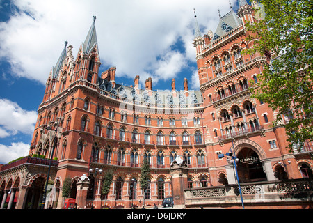 La gare St Pancras, Kings Cross, Londres, Angleterre, Royaume-Uni, Europe Banque D'Images