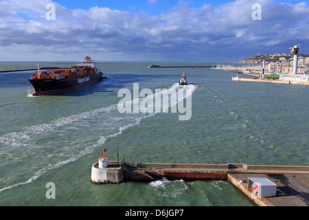 Navire au port du Havre, Normandie, France, Europe Banque D'Images