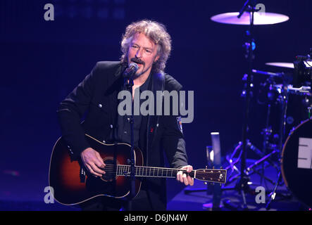 Le chanteur allemand Wolfgang Niedecken effectue au cours de la cérémonie de remise des prix de la musique Echo 2012 à Berlin, Allemagne, le 22 mars 2012. Le prix de la musique de l'écho est présentée dans 27 catégories. Photo : afp/Michael Kappeler lbn  + + +(c) afp - Bildfunk + + + Banque D'Images